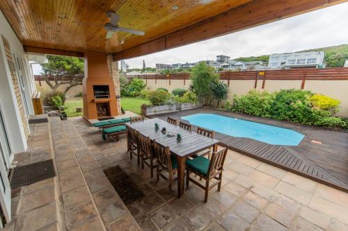 Kini Bay Casa | Footprints In The Sand - Kini Bay