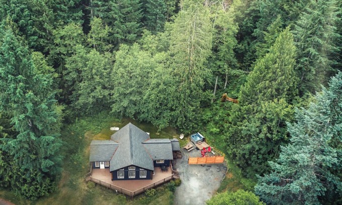 Packwood Cabina | White Pass/Ski/Sauna/Hot Tub/EV Charger/Mt Rainier