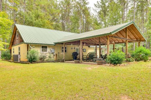 Eatonton Casa | Forested Family Hideaway Near Lake Sinclair!