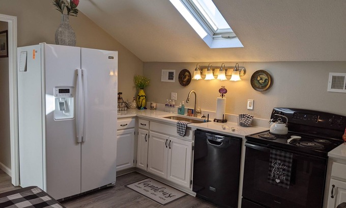 Bucyrus Casa | Former Dairy Barn Loft Apartment