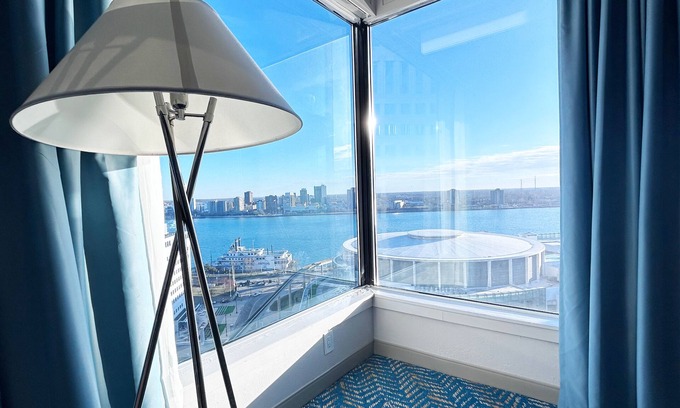 Downtown Detroit Hotel | Fort Pontchartrain Detroit, a Wyndham Hotel