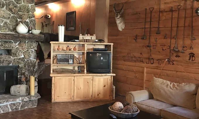 Pinedale Cabina | Fort William Guest Ranch
