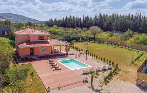 Bilice Casa | Four-Bedroom Holiday Home In Bilice