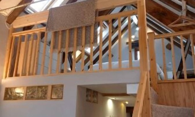 Wotton-under-Edge Cabaña | Four refurbished, self-contained cottages, located in a quiet village.