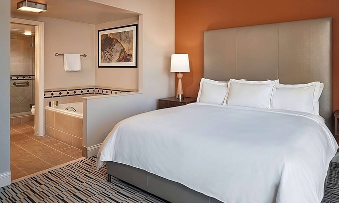Las Vegas Hotel | Four Relaxing Suite with Living Area | Welcoming Hotel in Vegas Strip