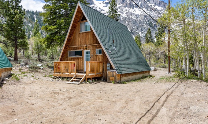 June Lake Cabina | Four Seasons Cabin 5