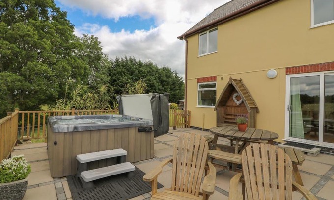 Disserth and Trecoed Casa | Foxes Meadow