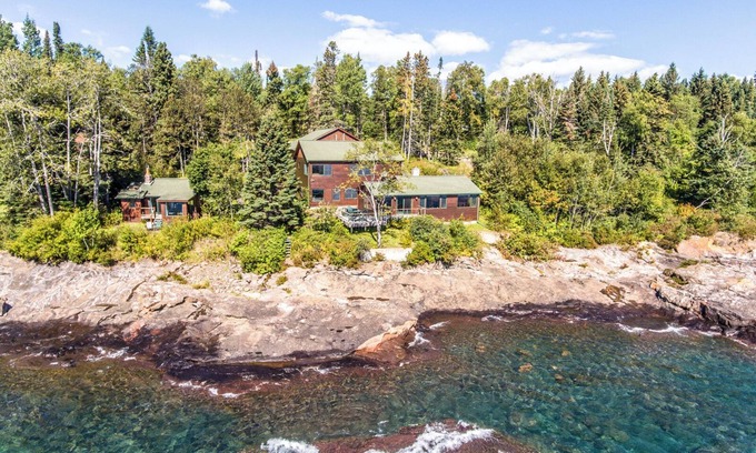 Lutsen Casa | Foxfire and Fox Cove - Cascade Beach Road - Lake Superior - Lutsen, MN