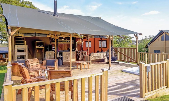 Narberth Alquiler De RV | Foxglove Safari Tent