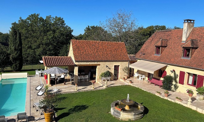 Saint-Felix-de-Reillac-et-Mortemart Casa | Gîte du pigeonnier with swimming pool Périgord noir 6 people From 308€