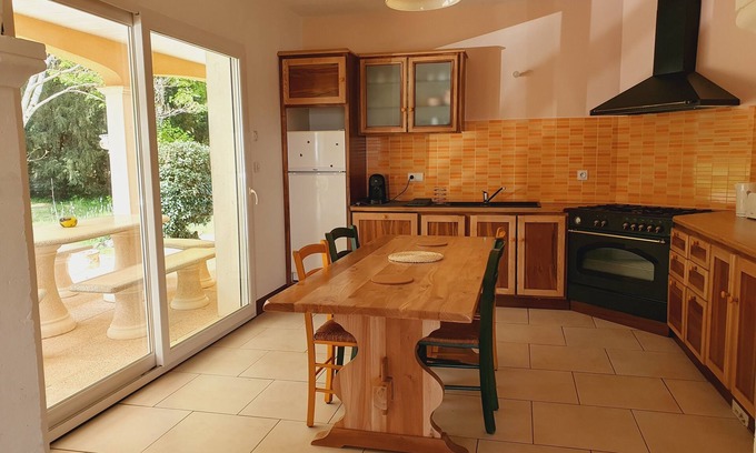 Sorges-et-Ligueux-en-Perigord Casa | Maison à Louer, en Pleine Nature à la Campagne. Idéal en Famille ou Entre Amis