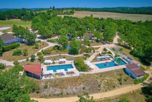 Mauroux Complejo | FranceComfort - Village des Cigales