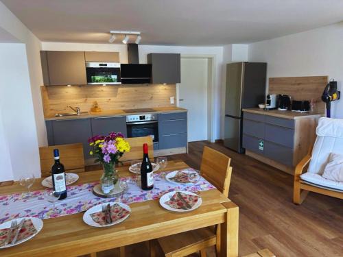 Großhabersdorf Apartamento | Frankenherz-Apartments - Premium Wohnung mit Terrasse, nahe Playmobil-Funpark & zur Messe, Self-Check-In