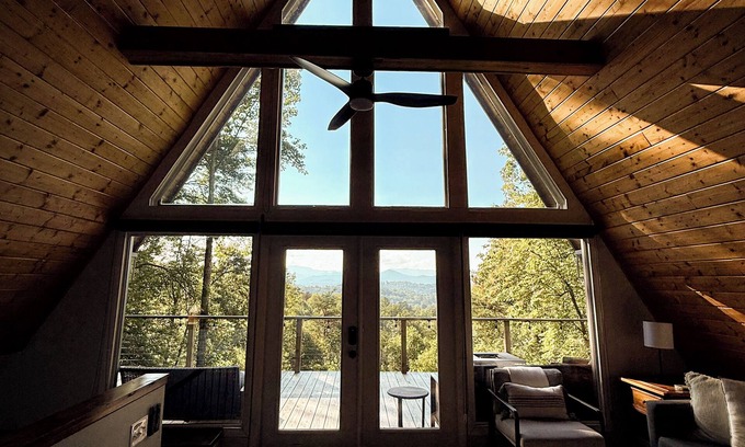 Franklin Casa | Franklin A-Frame with Hot Tub and Mountain Views