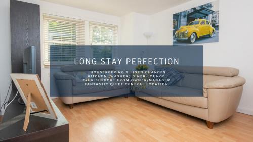Central Aberdeen Apartamento | Free Allocated Barrier Secured Parking Space at rear entrance & Fast WIFI, Ideal for long term contractor, corporate, etc stays, Regular housekeeping option - Dwellcome Home Ltd 2 Bedroom King & Double Central Apartment - see our site for assurance