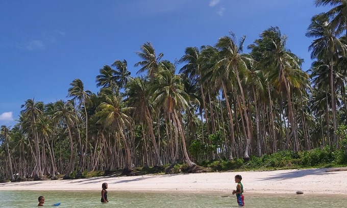 Burgos Casa | Desayuno gratuito y cerca de la mayoría del destino Landtour en Siargao