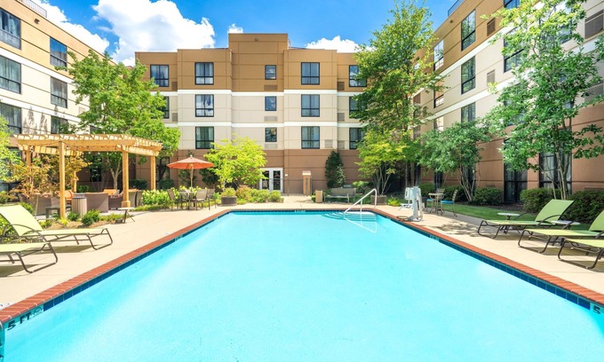 White Station Condominio | Desayuno gratis. Piscina al aire libre. Gimnasio. ¡Vacaciones familiares perfectas!
