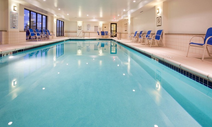 Oconomowoc Condominio | Free Breakfast. Suite Near Aurora Medical Center!