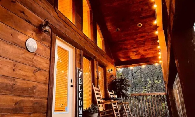 Gatlinburg - Pigeon Forge Cabina | Free Dollywood Tix/VIEWS/DogFriendly/Pool Access