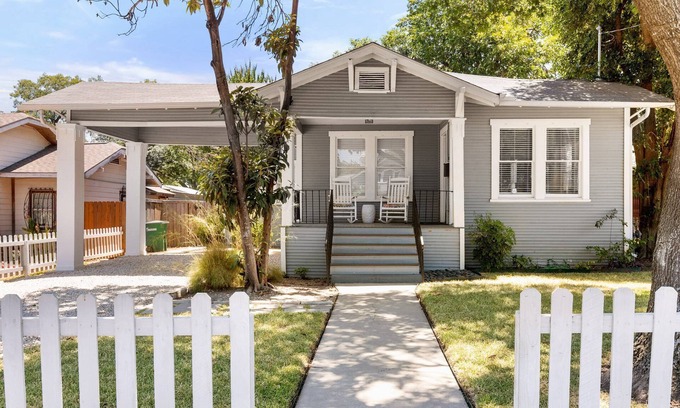 Midtown Casa | Free Fun Included | Near Zoo, Pearl & Riverwalk | Charming Historic Casa in Midtown by Trinity