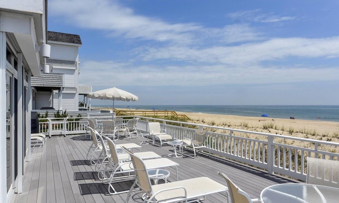 Bethany Beach Casa | ¡¡ACTIVIDADES GRATUITAS!! ¡Las mejores vacaciones en la playa ya están aquí! Esta espectacular casa frente a la playa cuenta con 5 habitaciones con 6. 5 baños