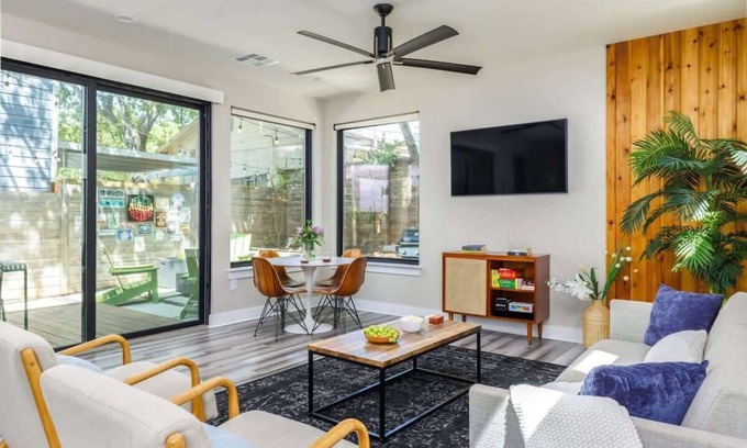 Holly Casa | Free Parking, Eastside - Palisander - Portoro