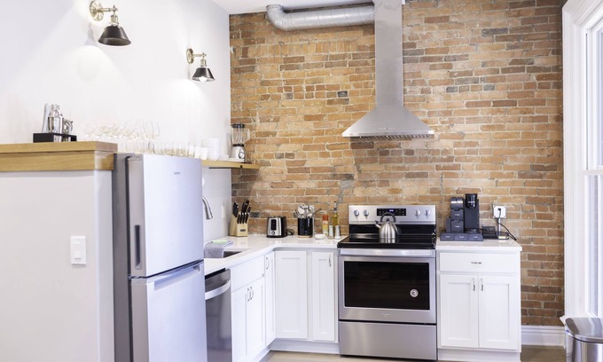 Short North Apartamento | Free Parking | King Bed