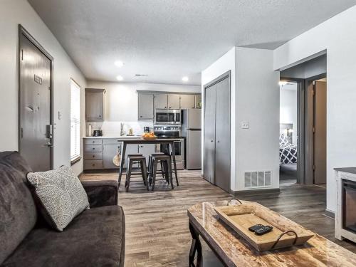 La Cygne Casa | Freestanding 2 Bedroom Cabins