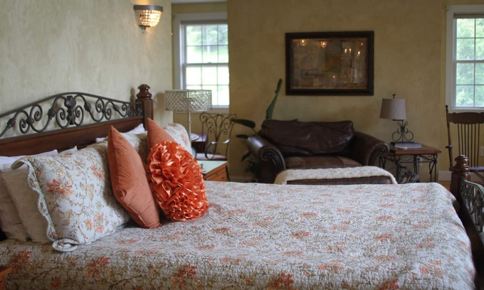 Fleetwood Casa | "French Country Barn Loft" Escape lujoso de pareja en el nuevo río