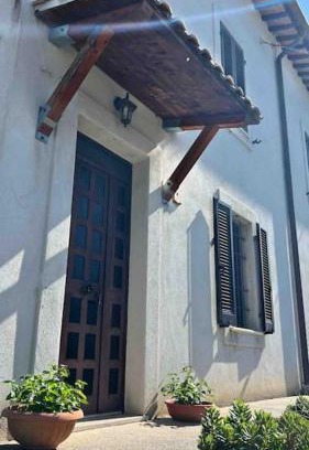 Narni Scalo Apartamento | Fresco e Colorato Appartamentino in Narni Scalo
