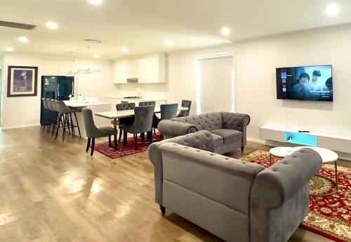 Dubbo Casa | Fresh Built Spacious Retreat