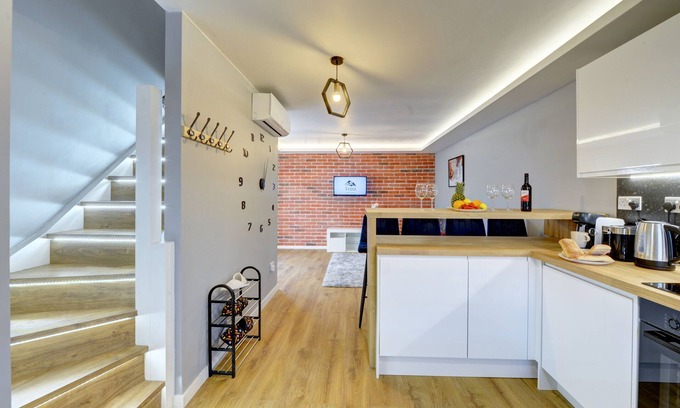 Rugby Casa | Friendly House - Clarence Rd