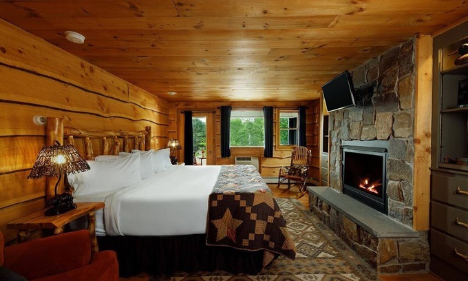 Chestertown Hotel | Friends Lake Inn