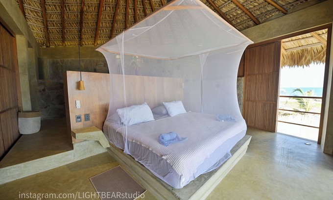 Santa María Tonameca Villa | Front beach room in a beautifully designed luxuary house with spectacular views