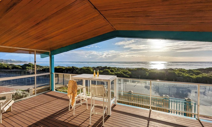 Falcon Casa | Front Row views and 50m from the beach. Beach House Avalon.