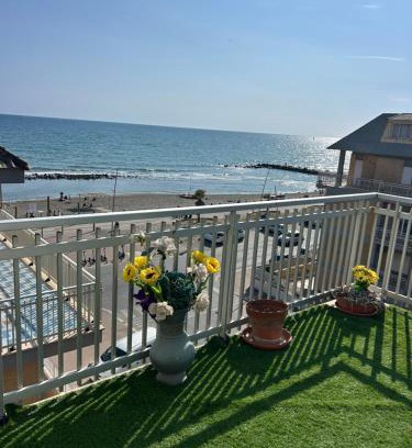 Quartiere XXXIII Lido di Ostia Ponente Apartamento | FRONT SEA LUXURY