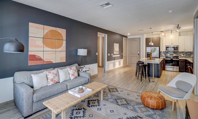 Tempe Apartamento | FRONTDESK Vela at Tempe Town Lake Apts