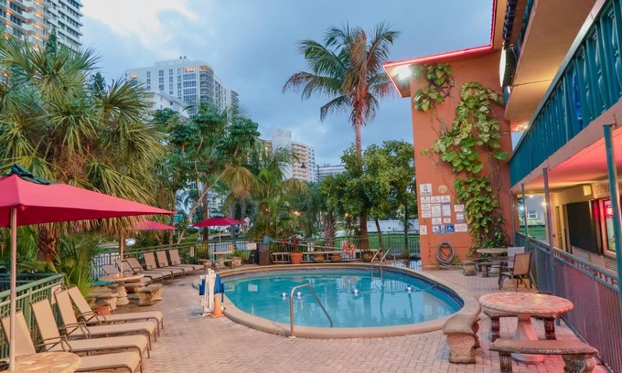 Bermuda Riviera Hotel | Ft. Lauderdale Beach Resort Hotel