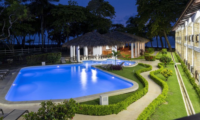 Playa Hermosa Hotel | Fuego del Sol Beachfront Hotel