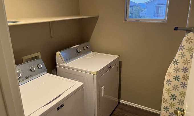 Las Vegas Casa | Full home for your family! less than 20 min from Las Vegas Strip.