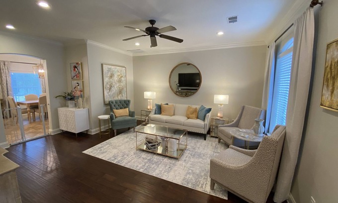 Oxford Casa | Full Townhouse Fleur de Lis condominiums 1 Mile To Stadiums