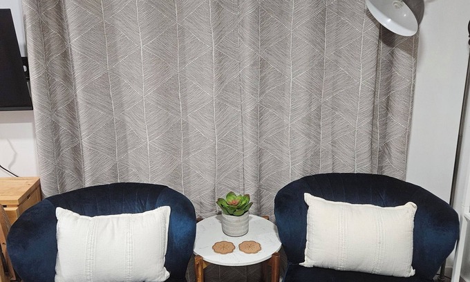 Rolando Park Apartamento | Fully Equipped San Diego Studio with Outdoor Space - Pet friendly with parking