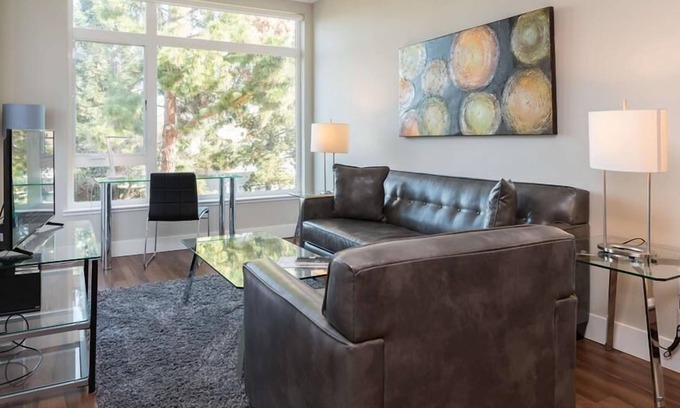 Shoreline West Apartamento | Fully Furnished 1BR | Kitchen & Laundry | Pool | Mountain View
