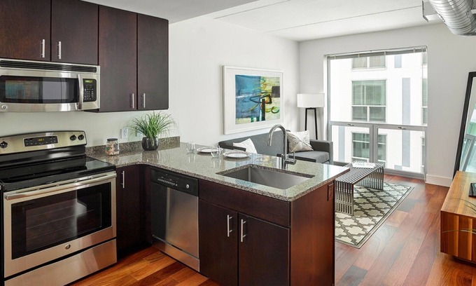 Center City West Apartamento | Fully Furnished 2 Bedroom Apartment Near Rittenhouse Apts by RedAwning