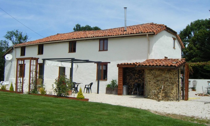 Arne Cabaña | Completamente amueblado 2 Bed Gite situado en 3 acres
