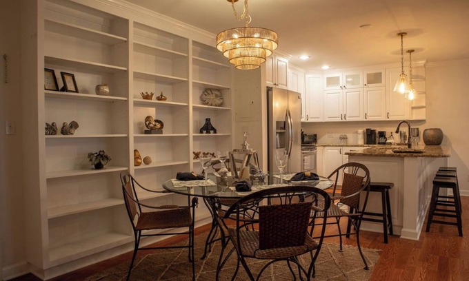 Charlotte Apartamento | Fully Furnished Corporate Housing in Prestigious Myers Park Area Charlotte, NC