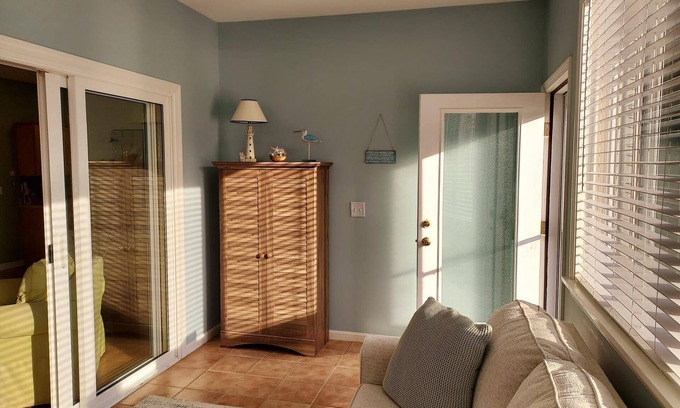 Summer Village Cabaña | Fully furnished cottage, minutes from the beach.