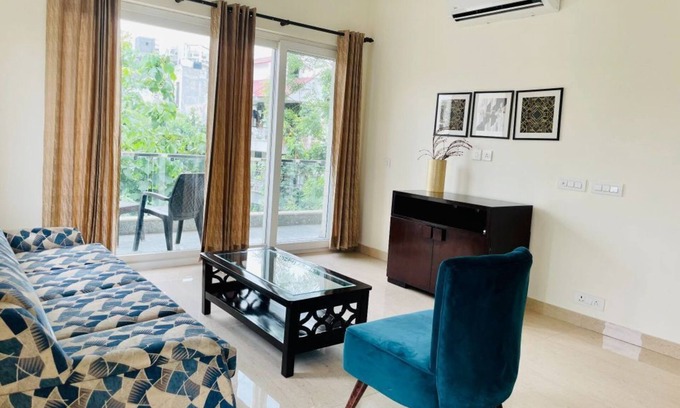 DLF City Apartamento | Fully Furnished One Bedroom Apartment with Hall, Kitchen and Balcony-Cyber City