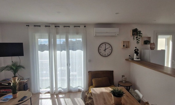 Boulouris-sur-Mer Apartamento | Fully renovated 35 m2 studio 2 minutes from the beach.