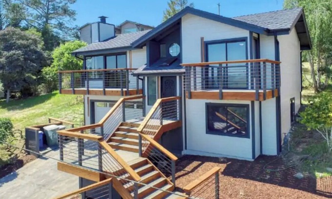 Lodge Hill Casa | Fully Renovated with Views of the Mountains and Spa!